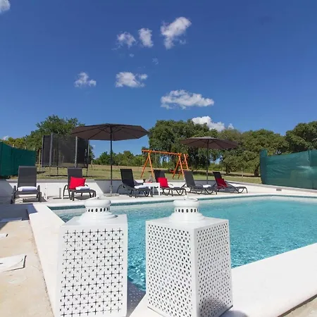 Villa New Luna With Private Pool In Surrounded By Greenery Pula