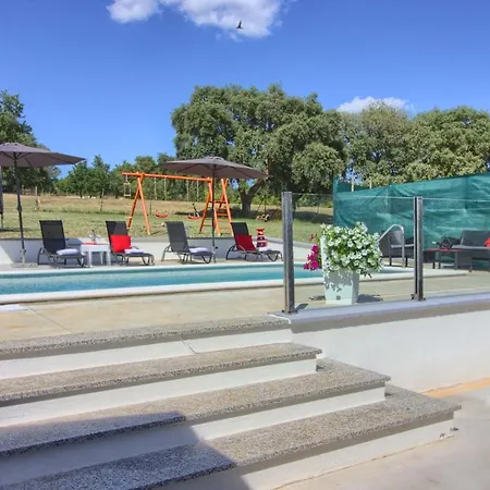New Luna With Private Pool In Surrounded By Greenery Pula